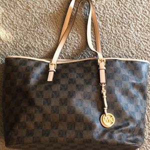 Michael Kors Checkered tote